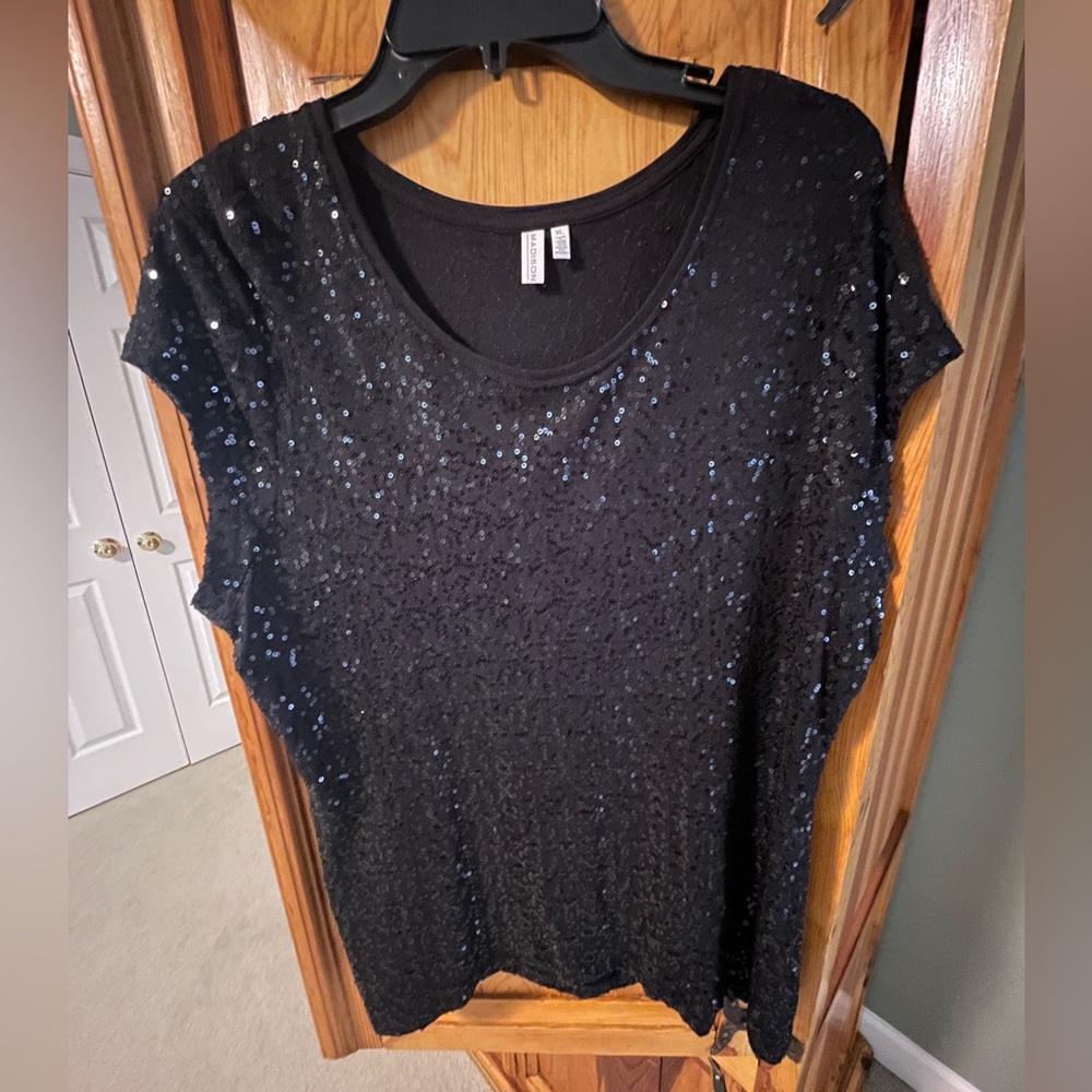 Madison Black Sequin Short-Sleeve Top | XL